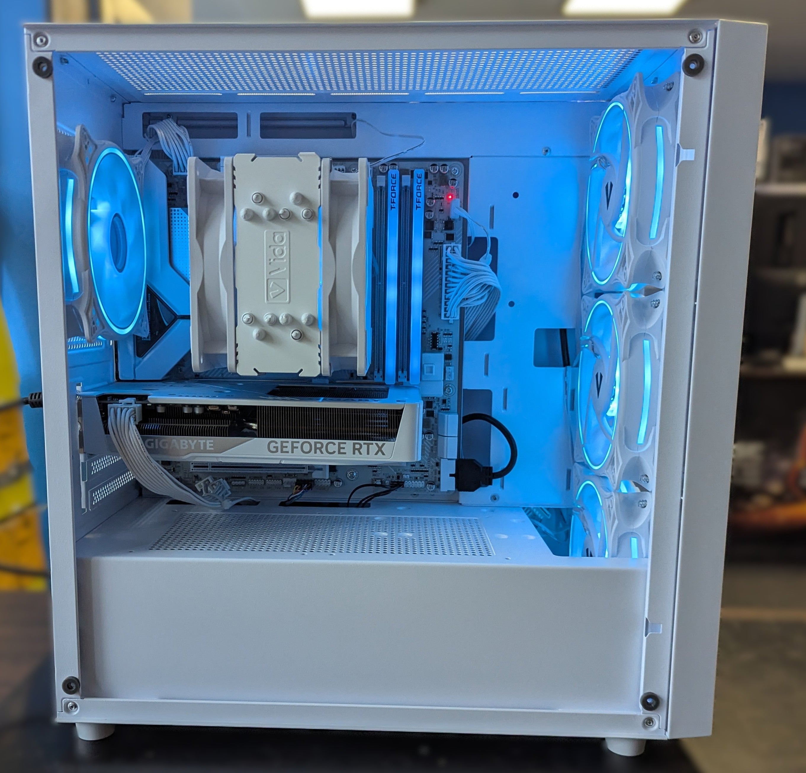 NEP LUCID R5 Gaming PC - Ryzen 5 7600X, RTX 5060 Ti 16GB, 32GB DDR5, 2TB SSD, Wi-Fi 6E, Win 11 Home - White