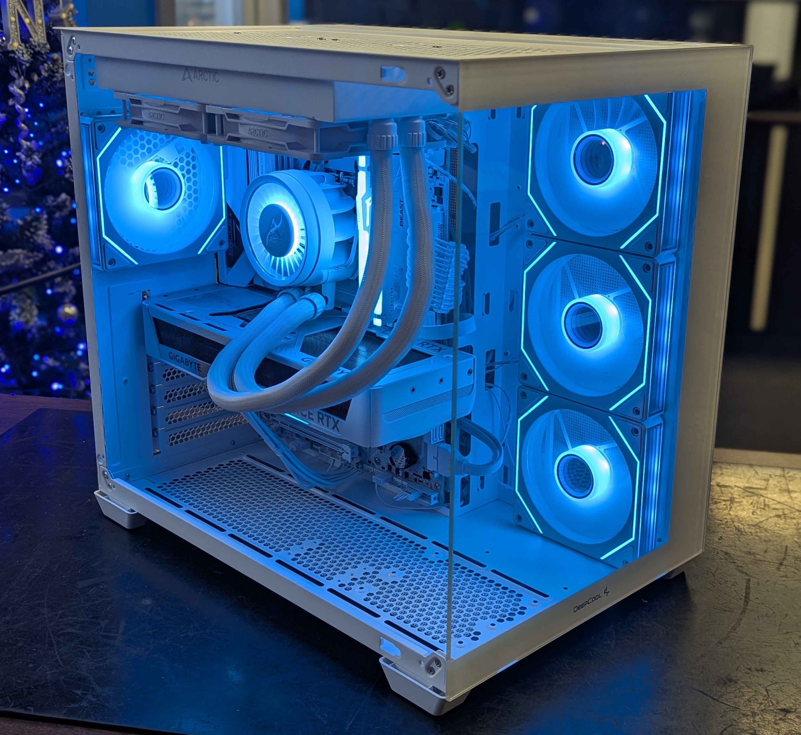 NEP ICE EAGLE R7 Gaming PC - Ryzen 7 9700X, RTX 5070 12GB, 32GB DDR5, 2TB SSD, Wi-Fi 7, Win 11 Home - White