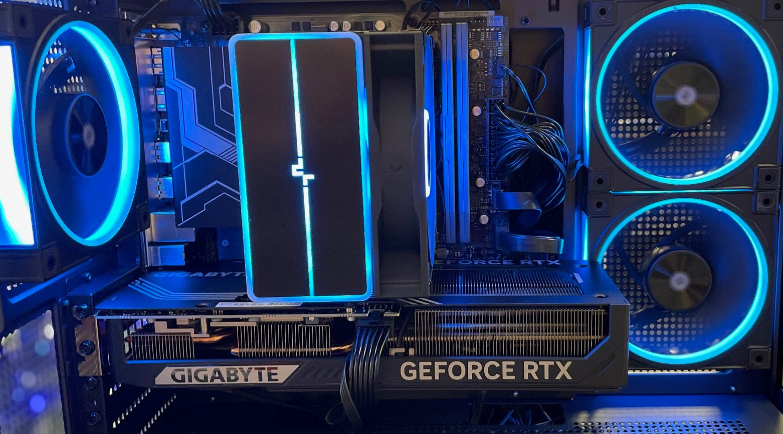 NEP ECLIPSE R5 Gaming PC - Ryzen 5 7500X3D, RTX 5070 12GB, 32GB DDR5, 2TB SSD, Wi-Fi 6E, Win 11 Home - Black